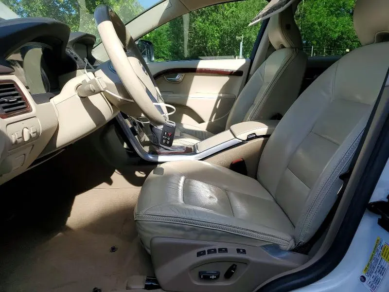 2013 VOLVO XC70 3.2  