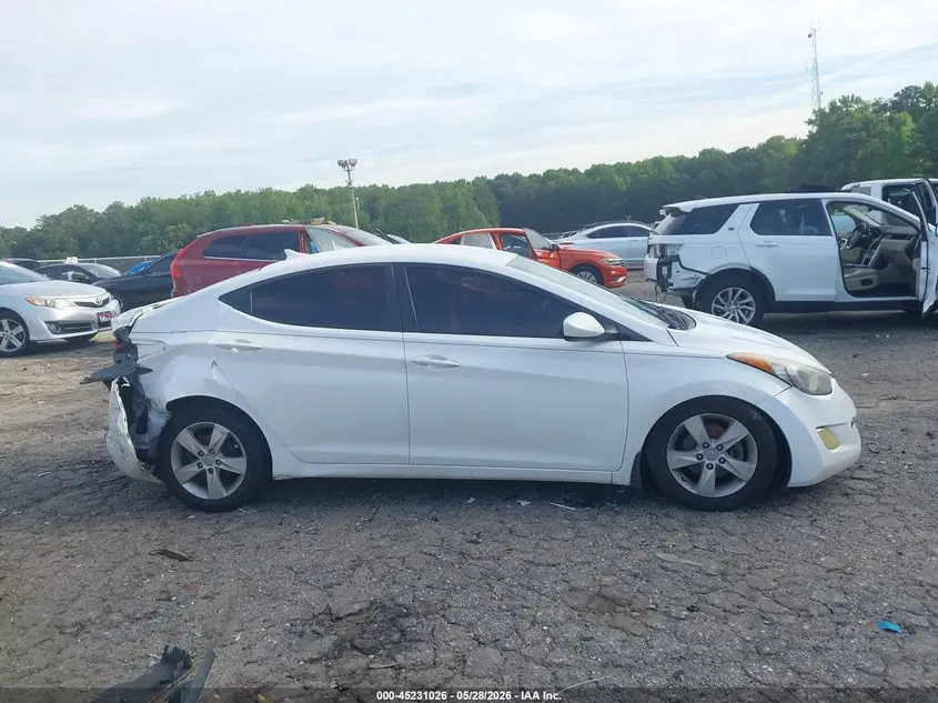 2013 HYUNDAI ELANTRA GLS