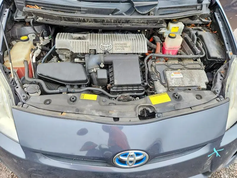 2010 TOYOTA PRIUS III  