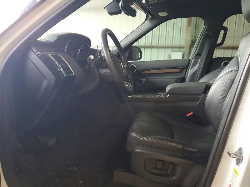 2017 LAND ROVER DISCOVERY SE  
