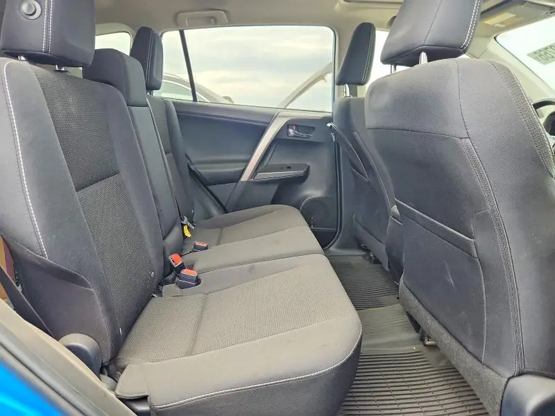2017 TOYOTA RAV4 XLE  