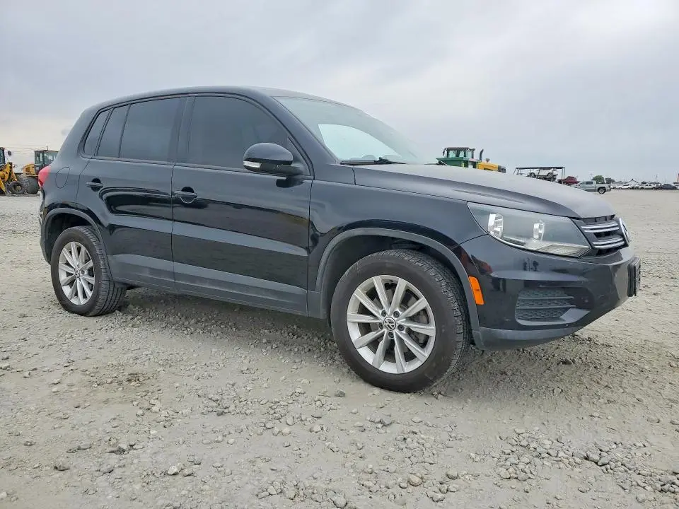 2014 VOLKSWAGEN TIGUAN S  