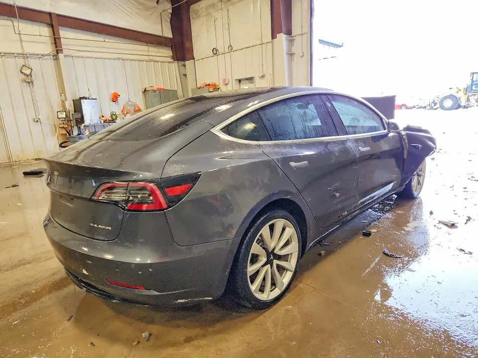 2018 TESLA MODEL 3   