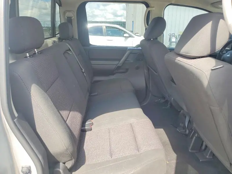 2010 NISSAN TITAN XE  