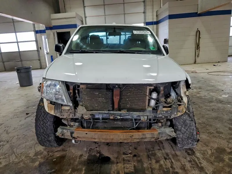 2015 NISSAN FRONTIER SV  