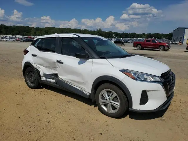 2022 NISSAN KICKS S  