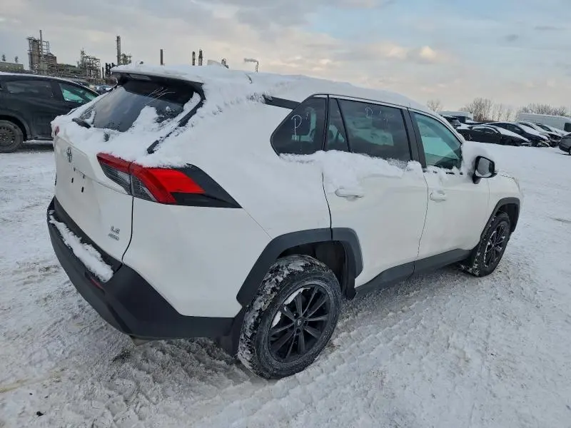 2022 TOYOTA RAV4 LE  