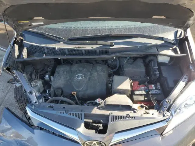 2020 TOYOTA SIENNA XLE  