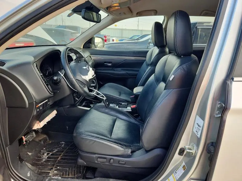 2020 MITSUBISHI OUTLANDER SE  
