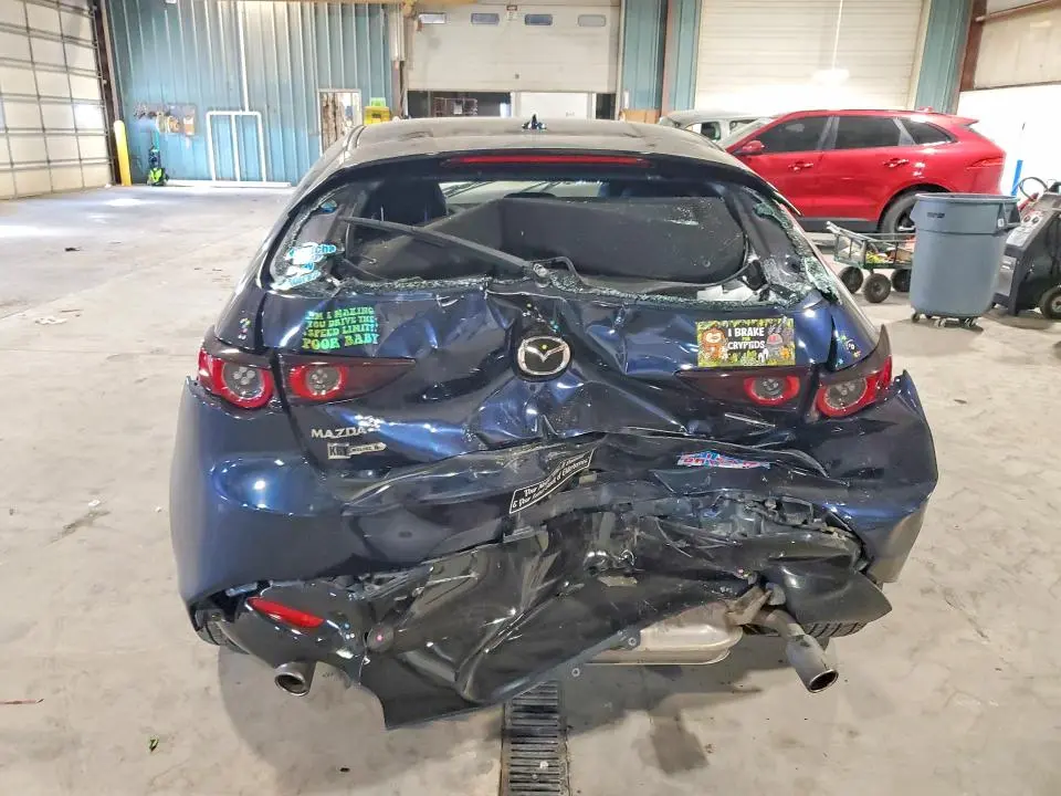 2019 MAZDA 3 PREMIUM  