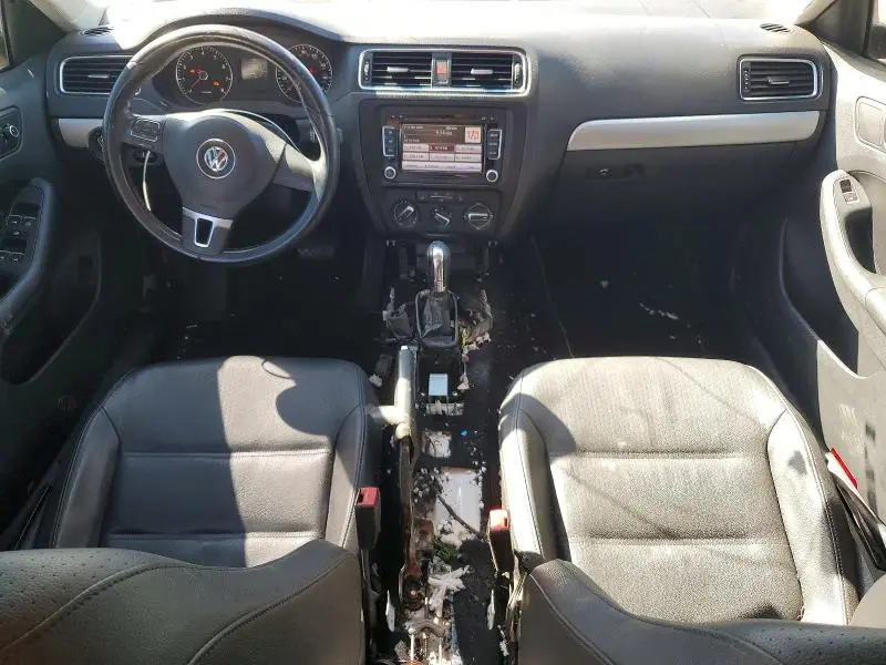 2013 VOLKSWAGEN JETTA SE  