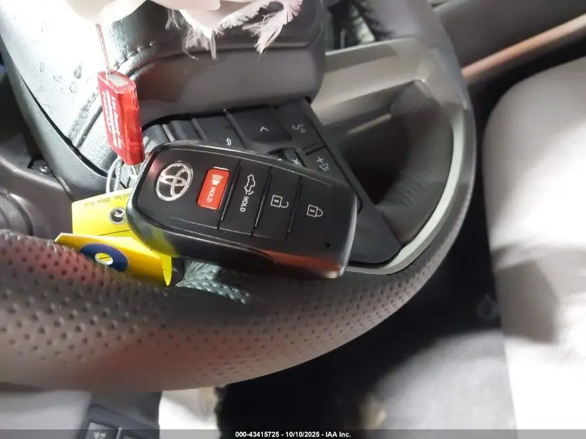 2025 TOYOTA TUNDRA HYBRID LIMITED CREWMAX 6.4' BED