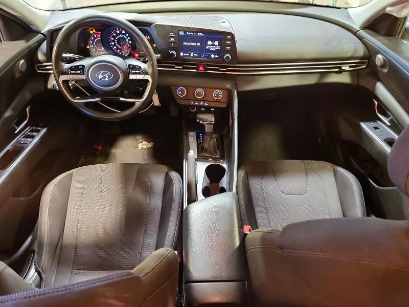 2021 HYUNDAI ELANTRA SE  