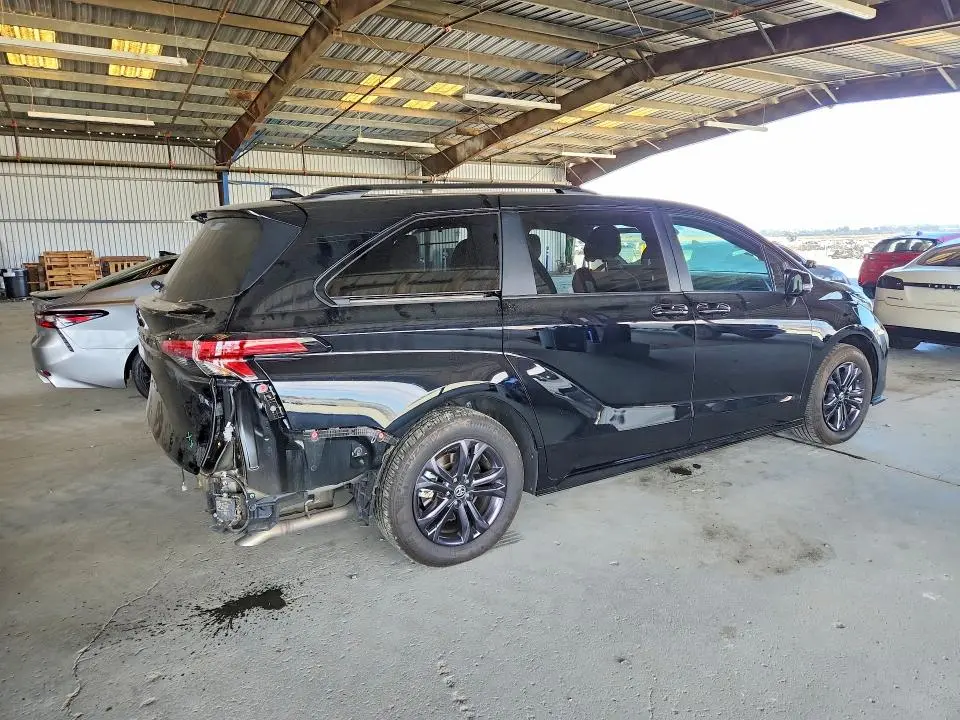 2025 TOYOTA SIENNA XSE 7-PASSENGER  