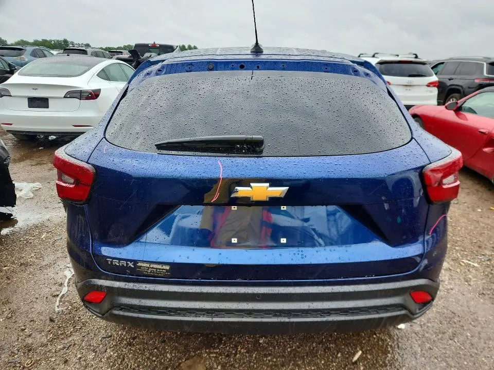 2024 CHEVROLET TRAX LS  