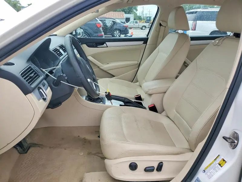 2012 VOLKSWAGEN PASSAT SE  