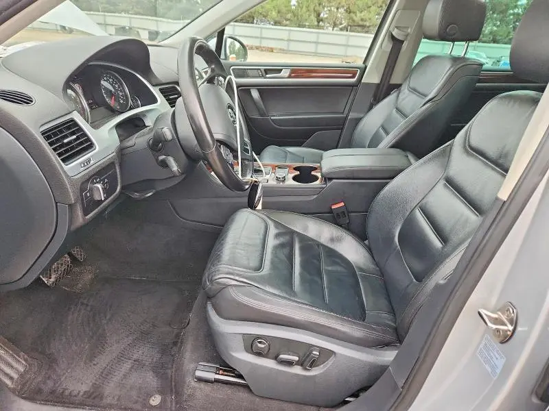 2013 VOLKSWAGEN TOUAREG V6  
