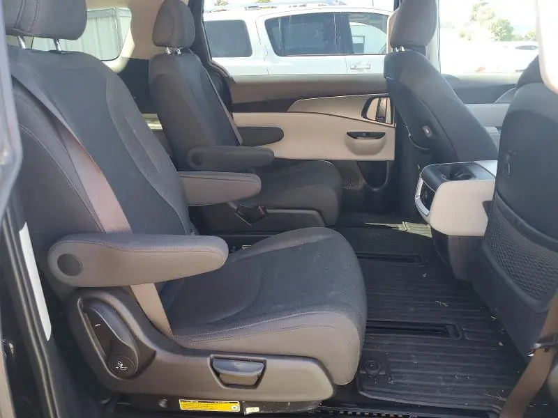 2023 KIA CARNIVAL LX  