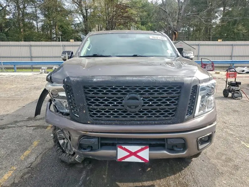 2017 NISSAN TITAN SV  