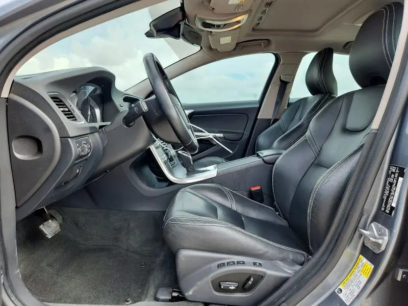 2017 VOLVO S60   
