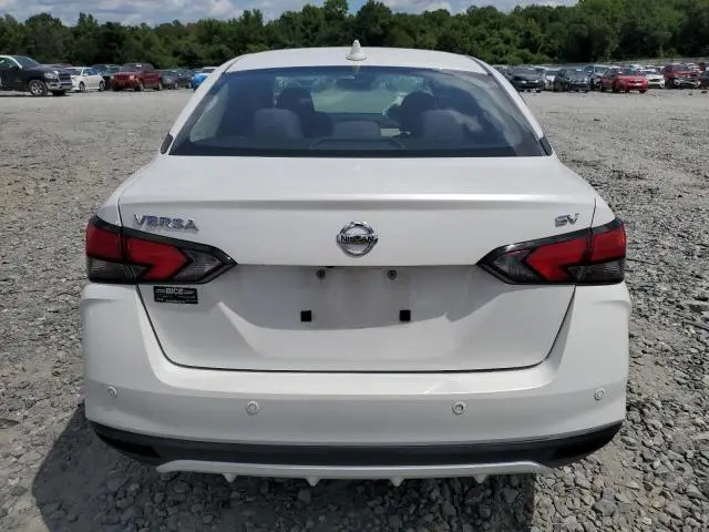 2021 NISSAN VERSA SV  