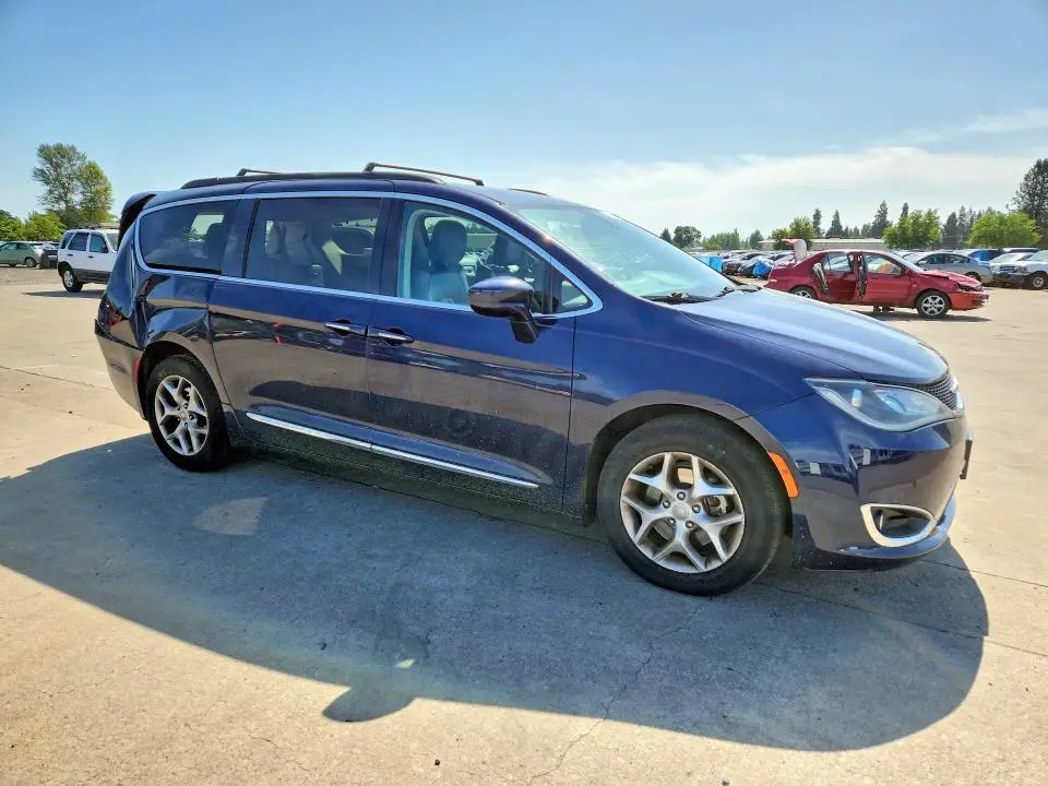 2017 CHRYSLER PACIFICA TOURING L  