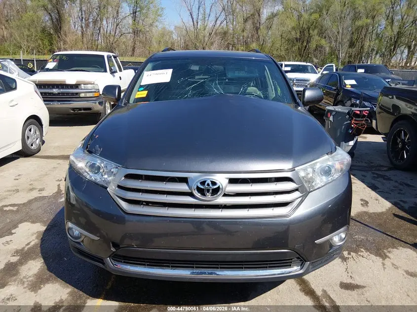 2013 TOYOTA HIGHLANDER BASE PLUS V6