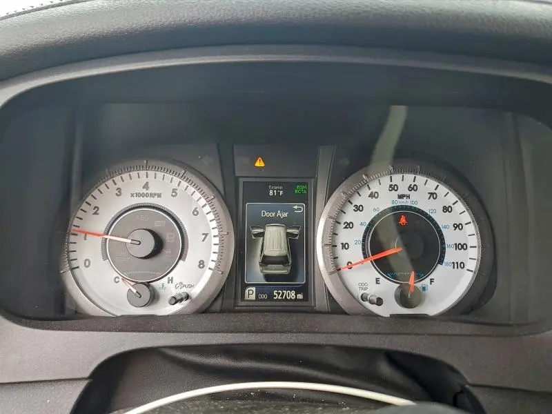 2020 TOYOTA SIENNA SE  