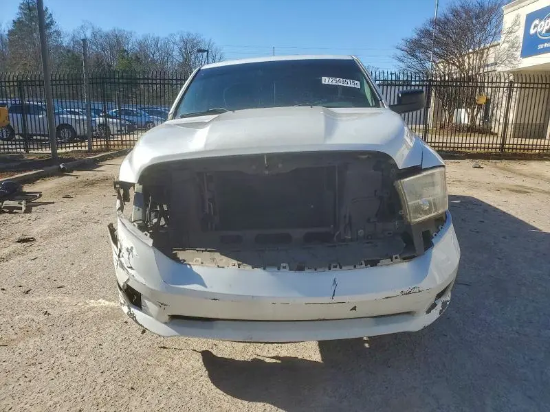 2013 RAM 1500 ST  