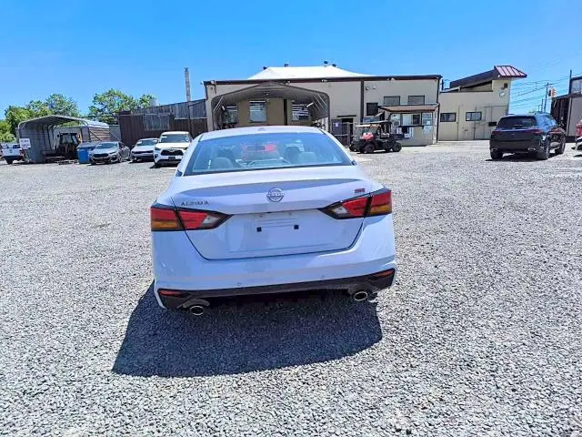 2025 NISSAN ALTIMA SR  