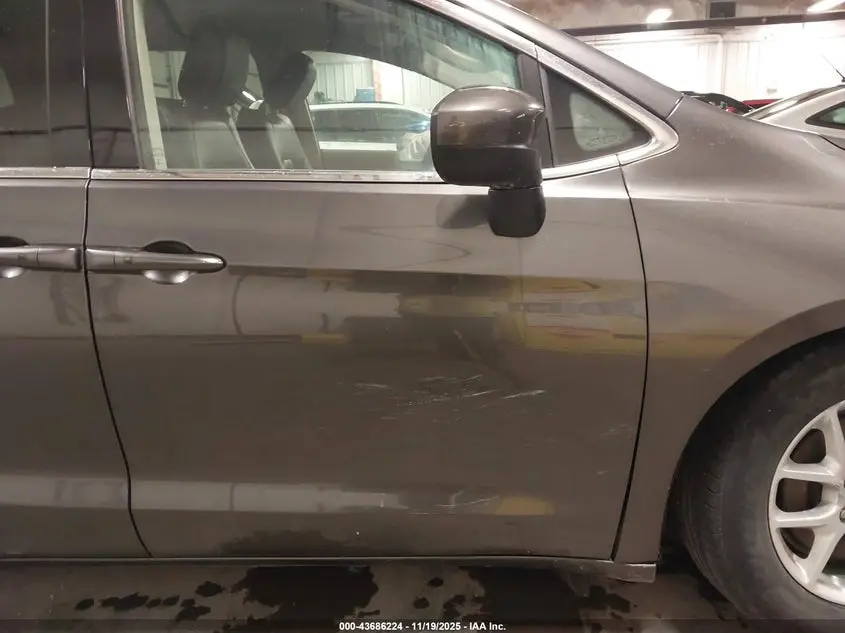 2021 CHRYSLER VOYAGER LXI