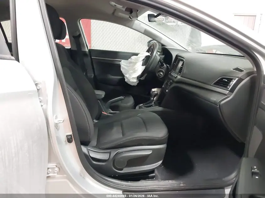 2018 HYUNDAI ELANTRA SE