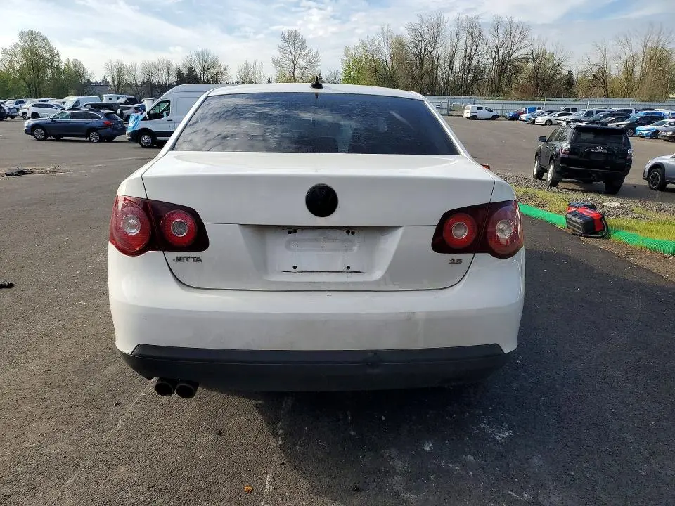 2010 VOLKSWAGEN JETTA SE  