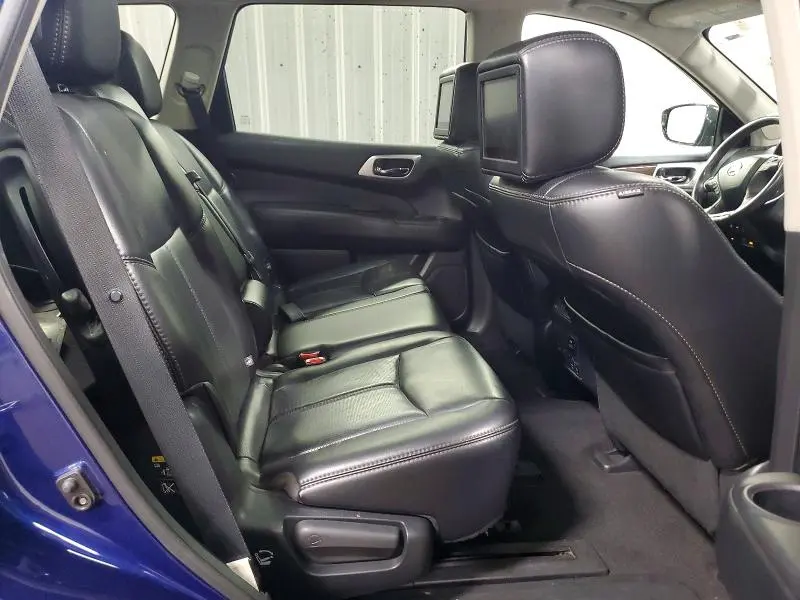 2017 NISSAN PATHFINDER PLATINUM  