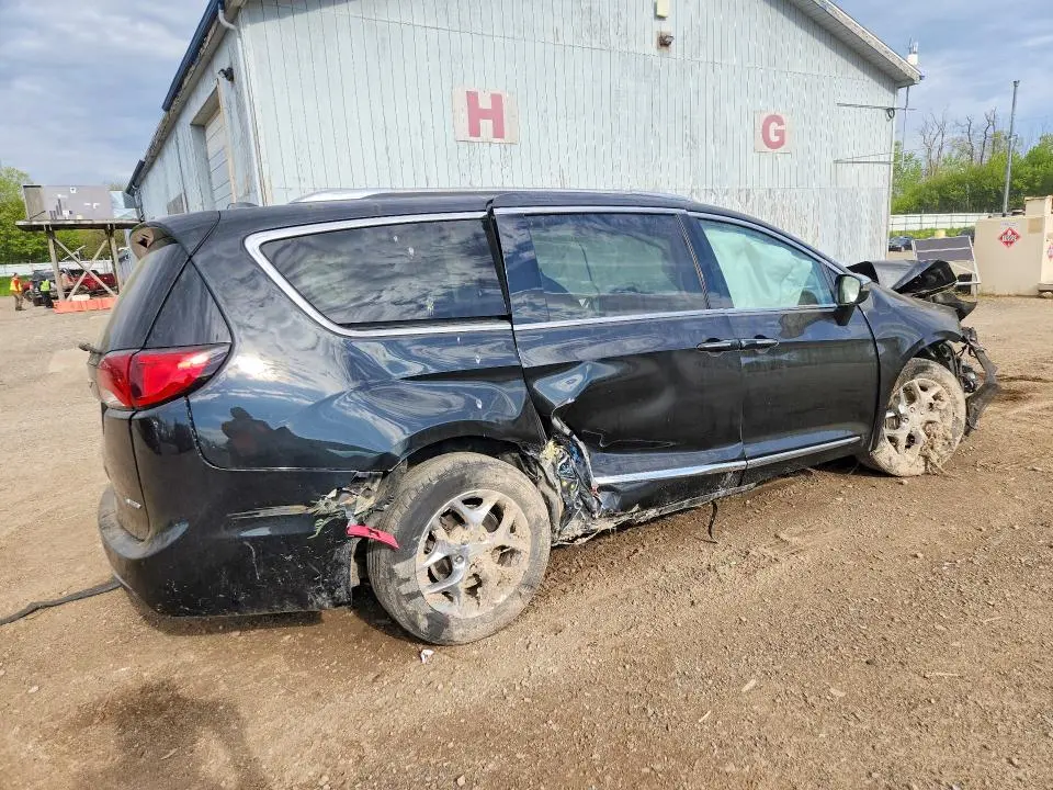 2019 CHRYSLER PACIFICA LIMITED  
