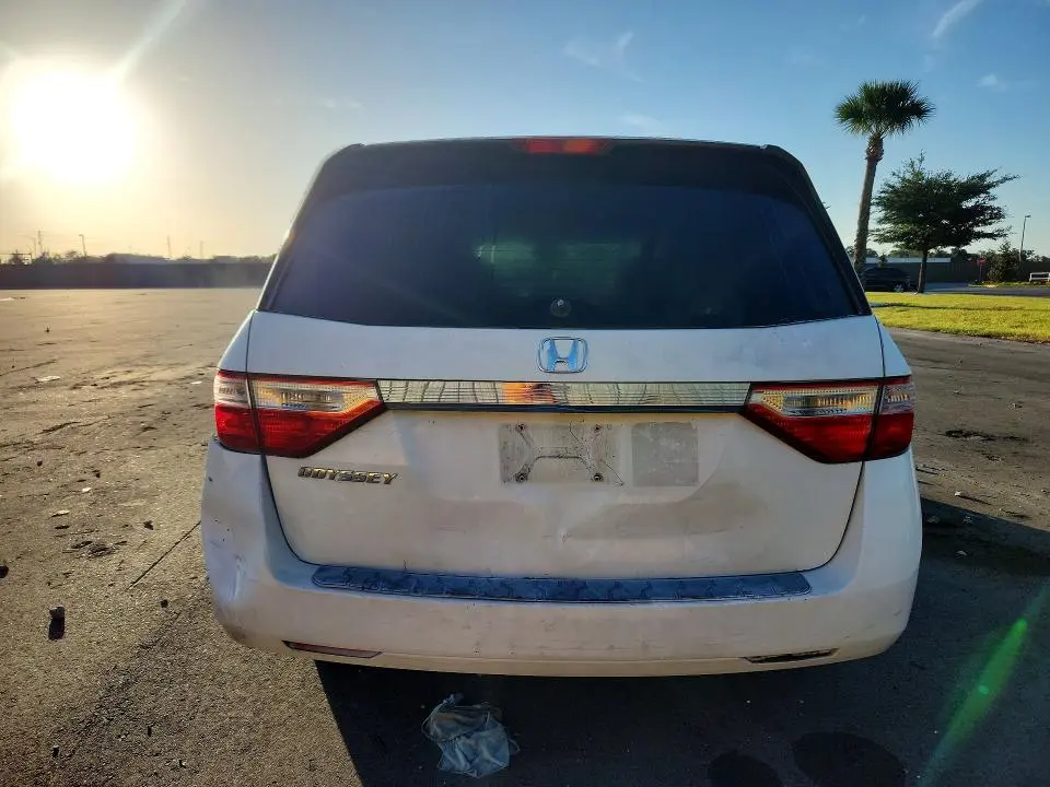 2011 HONDA ODYSSEY LX  