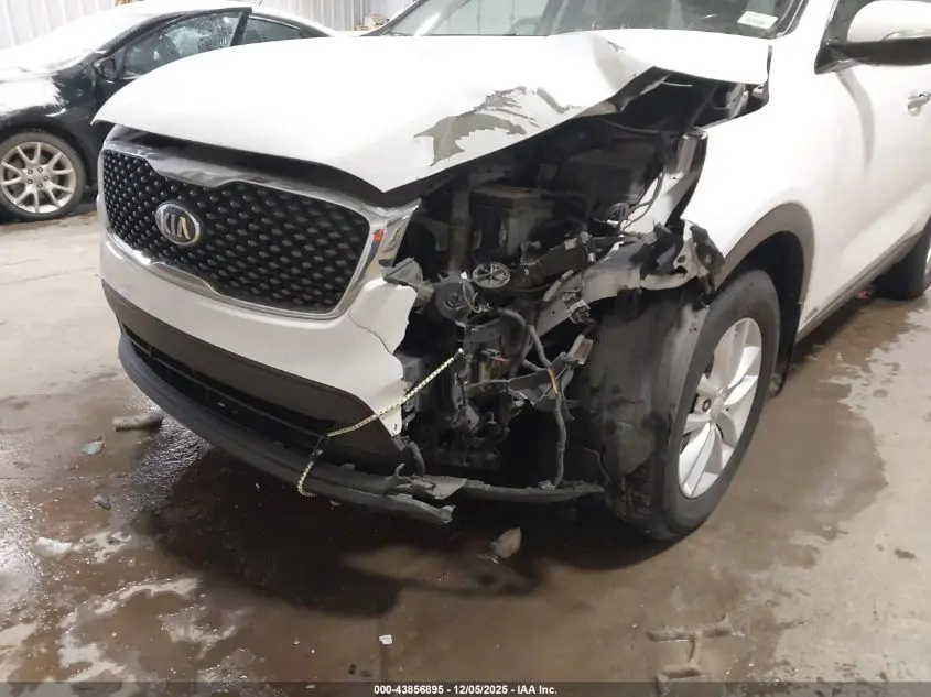 2017 KIA SORENTO 2.4L LX