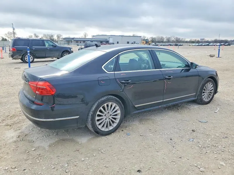 2016 VOLKSWAGEN PASSAT SE  