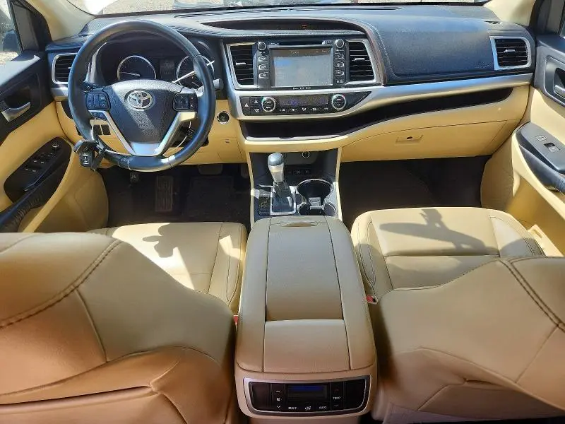 2016 TOYOTA HIGHLANDER XLE  