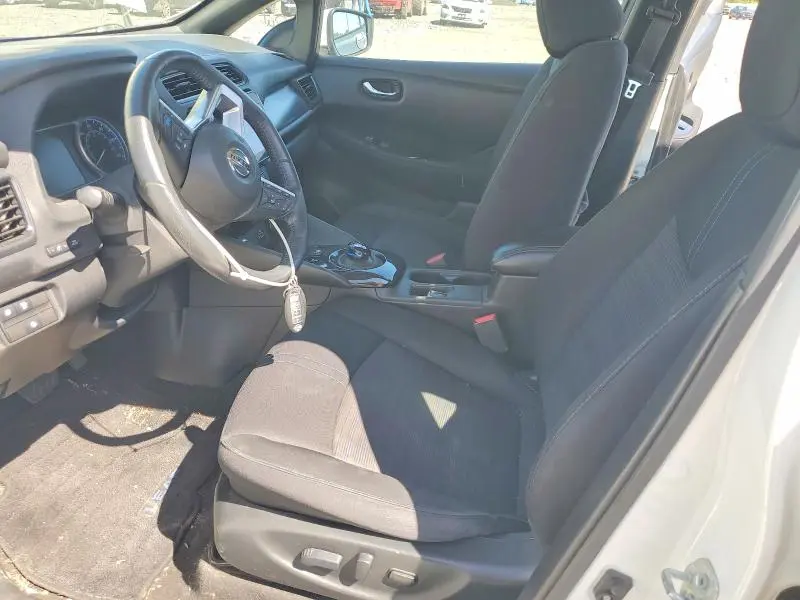 2019 NISSAN LEAF SV PLUS  