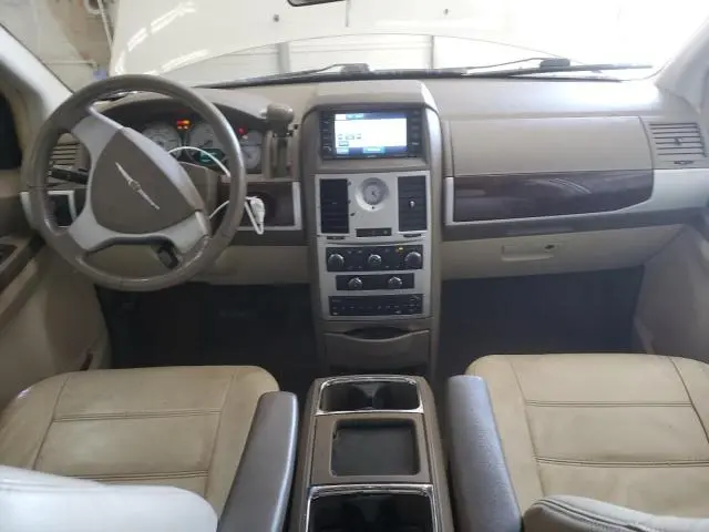 2010 CHRYSLER TOWN & COUNTRY TOURING  