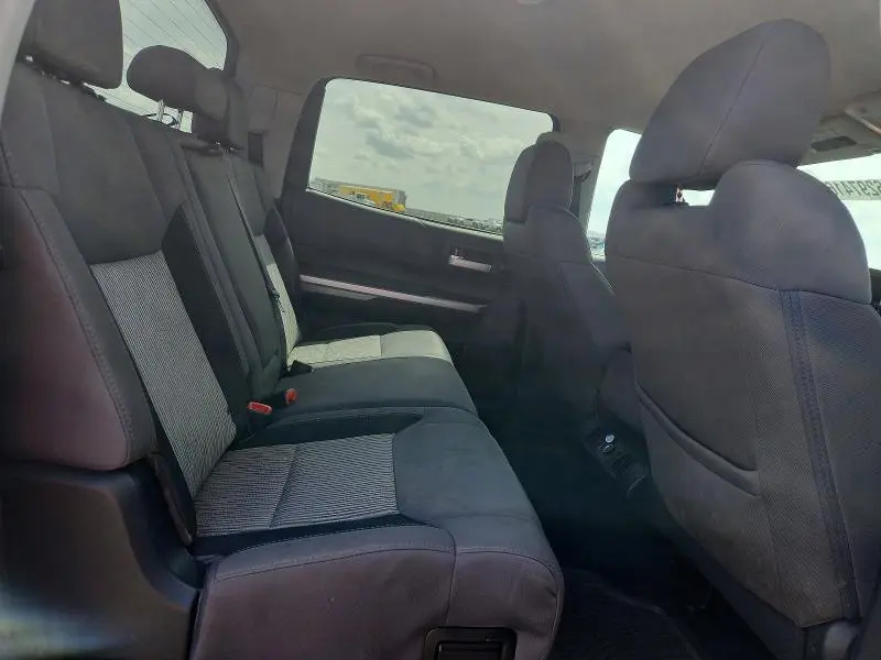 2016 TOYOTA TUNDRA CREWMAX SR5  