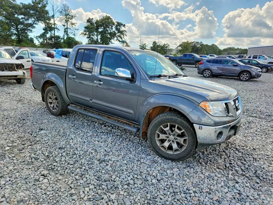 2019 NISSAN FRONTIER SL  