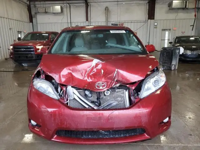 2015 TOYOTA SIENNA XLE  