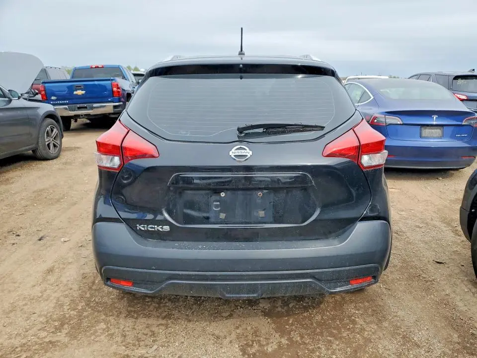 2018 NISSAN KICKS S  
