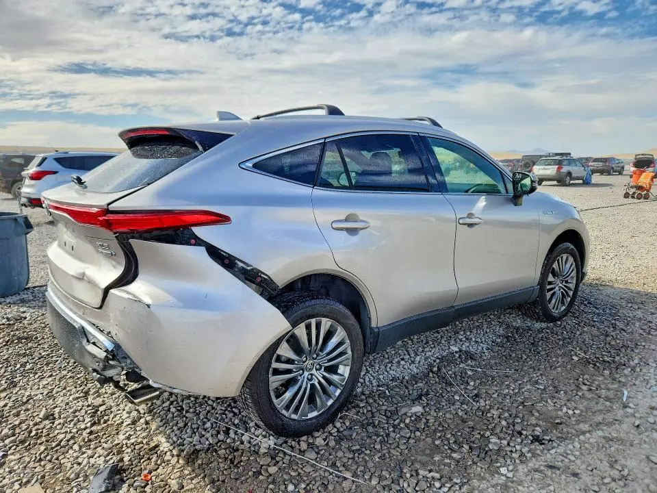 2021 TOYOTA VENZA XLE  