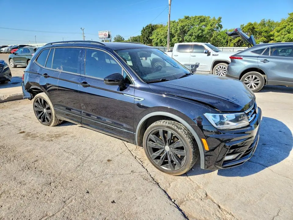 2020 VOLKSWAGEN TIGUAN SE  