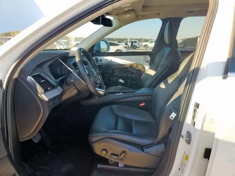 2022 VOLVO XC90 T5 MOMENTUM  
