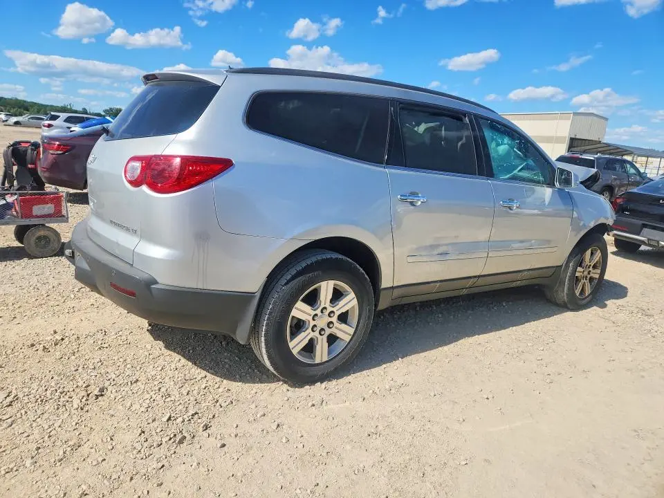 2011 CHEVROLET TRAVERSE LT  