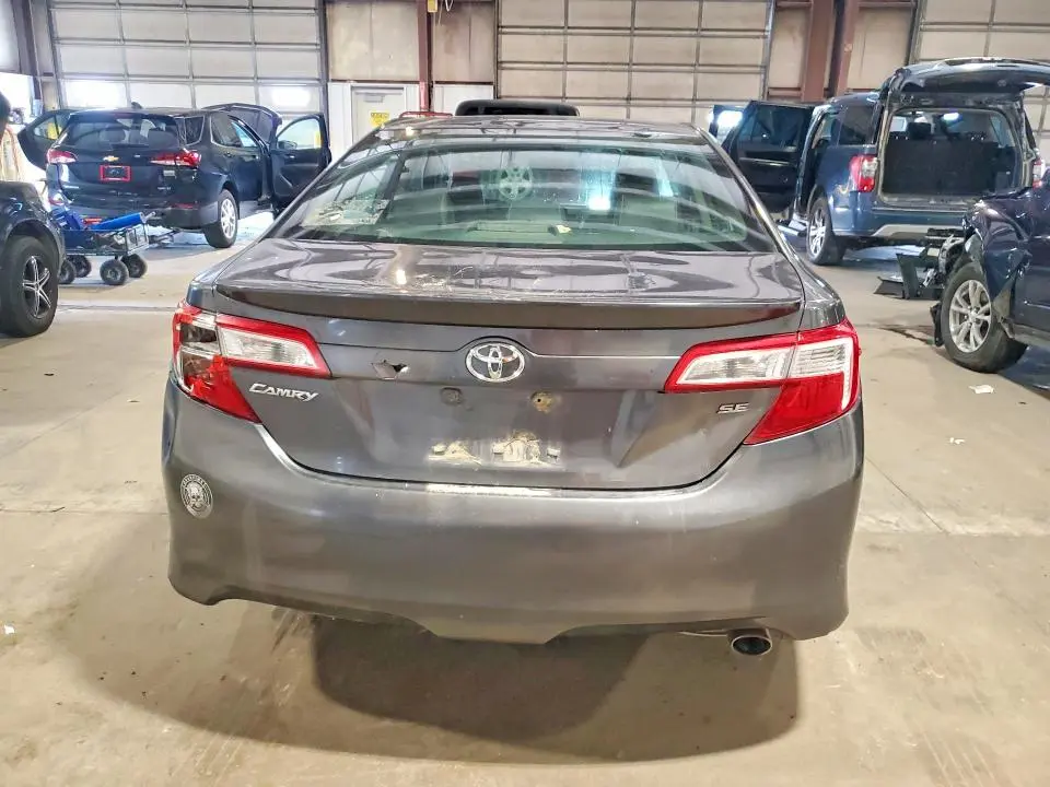 2012 TOYOTA CAMRY SE  